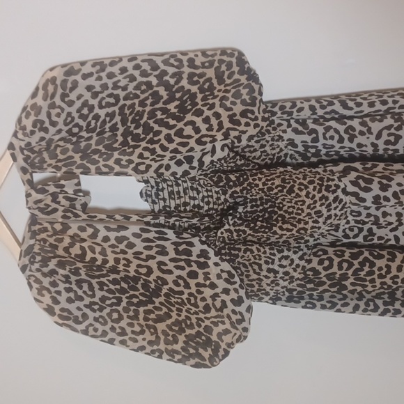 ASOS DESIGN Curve shirred bustier maxi dress with puff  sleeve in animal… - Picture 8 of 11